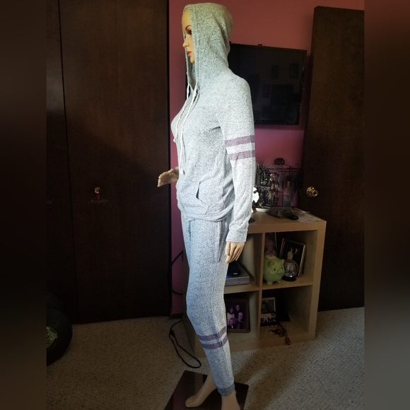 Hippie Rose Track Suit - Picture 3 of 4